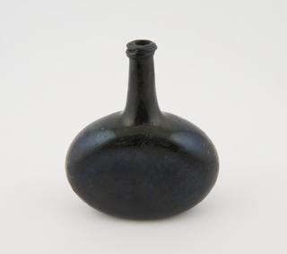 Wine bottle, flagon shape, flat sides