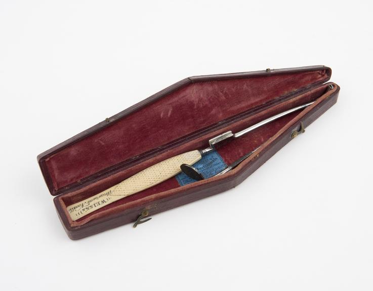 Weiss' aneurism needle, steel and ivory, in red leather case