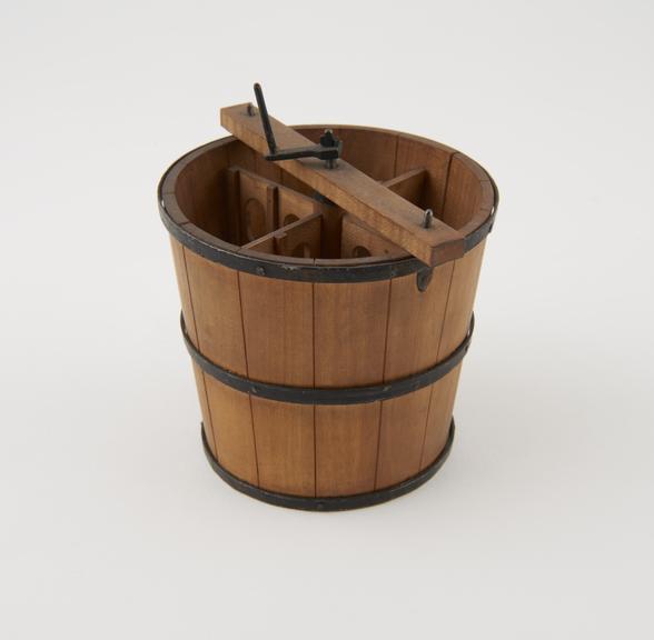 Model of a dolly tub for washing ores