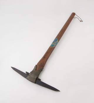 Miners double edged pick, with detachable head