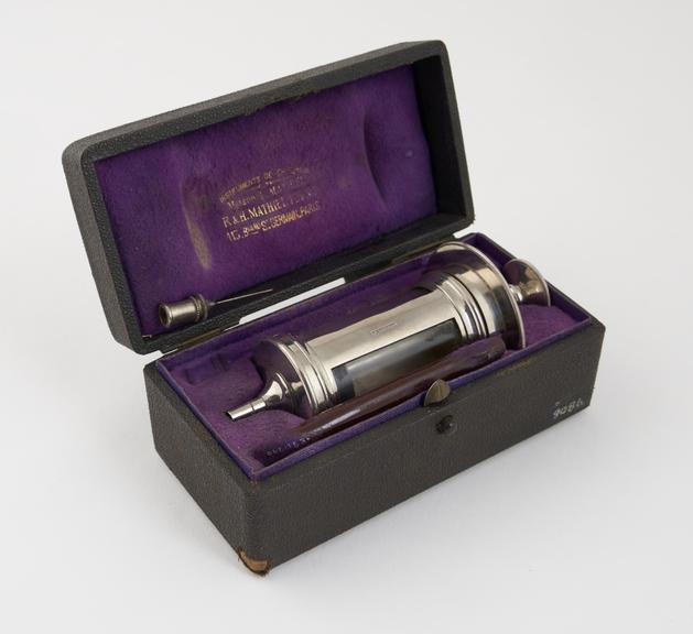 Ranvier syringe, cased, by R. and H