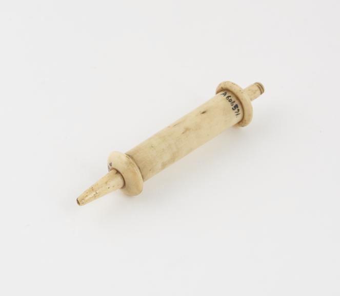 Small bone syringe, piston-action, 18th century