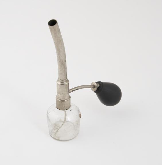 Glass clondiser or nasal atomizer with removable nozzle for