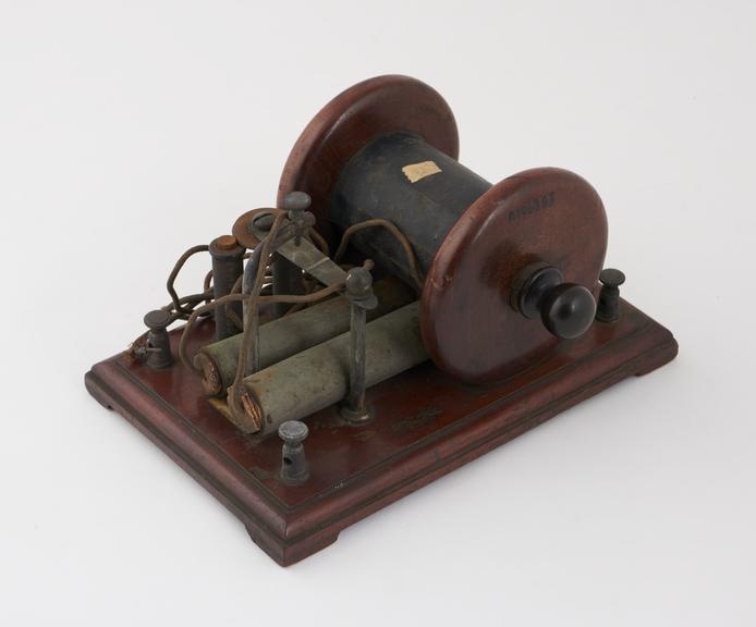 Bobbin-type induction coil mounted on wooden base