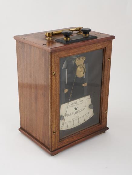 Moving coil milliammeter, by A. Gaiffe, Paris, 1900-1910