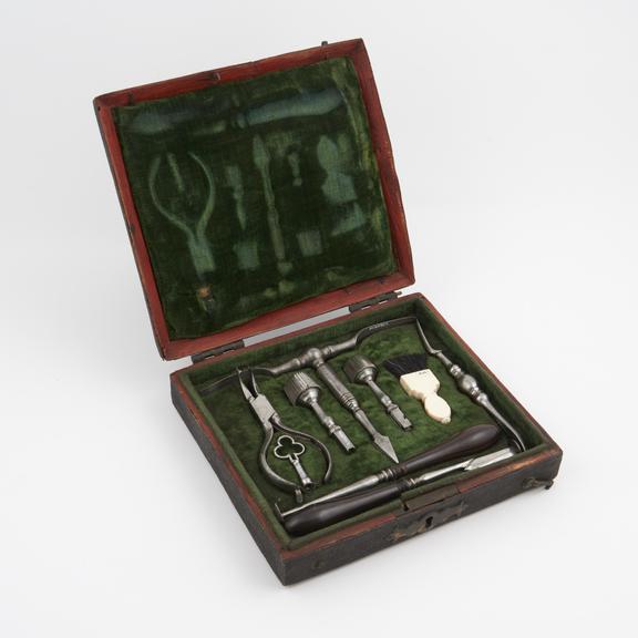 Surgical instrument set, cased, Medical Supply Association