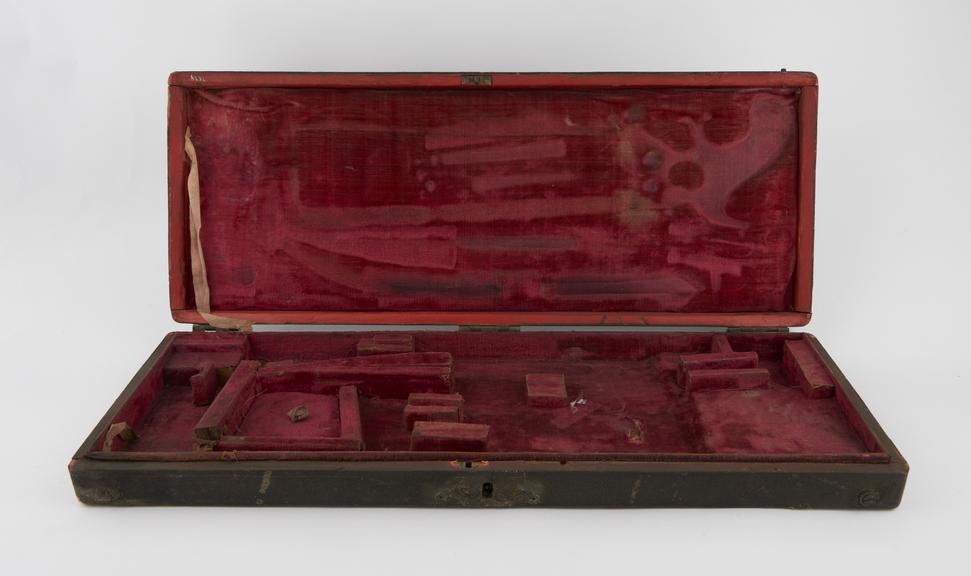 Case for amputation set, empty