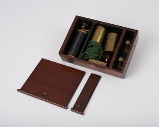 Low-frequency electrotherapy apparatus