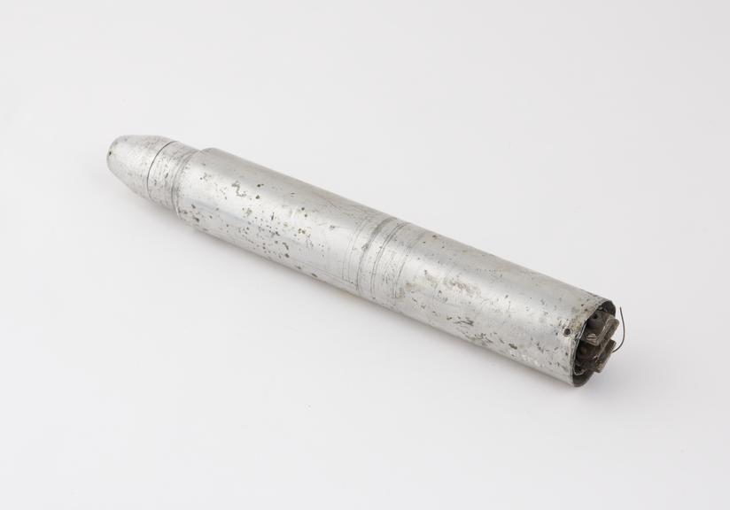 Aluminium tube heater, capsule shaped at end