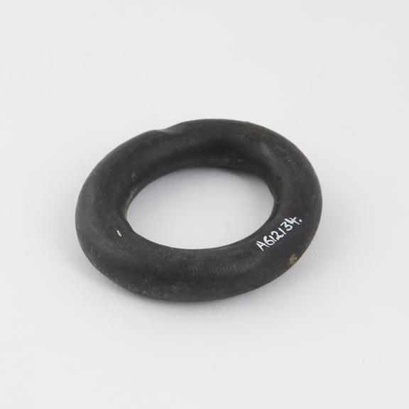 Pessary, supportive, ring, india-rubber, British, 1870-1930