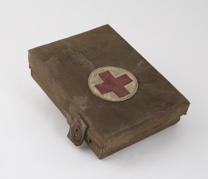 Bandage box, with contents, for aeroplane, German