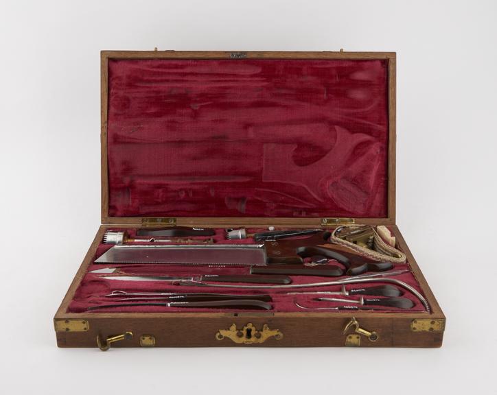 Surgical instrument set