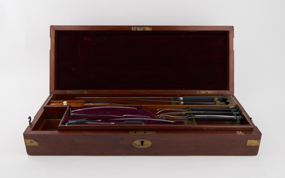 Surgical instrument set