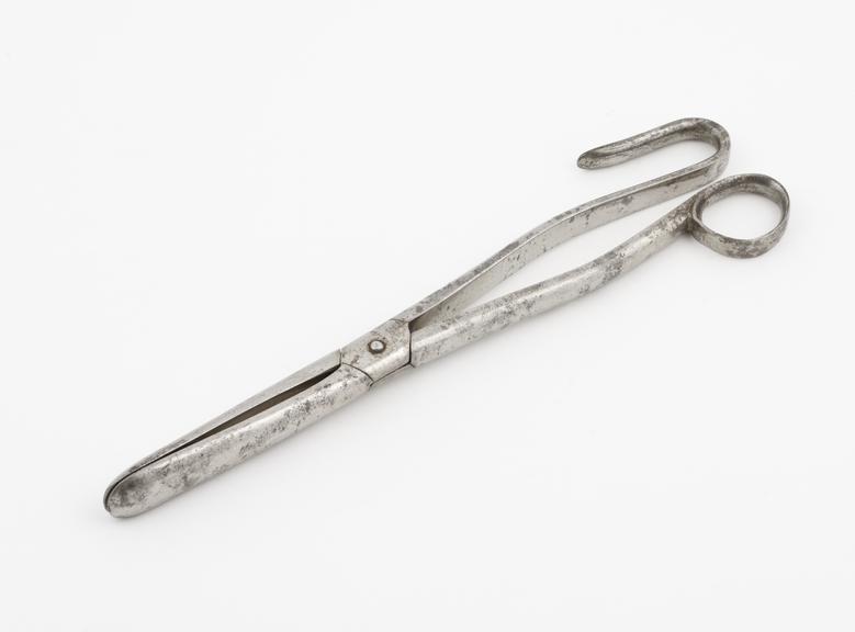 Straight lithotomy forceps with elongated duck-billed blades