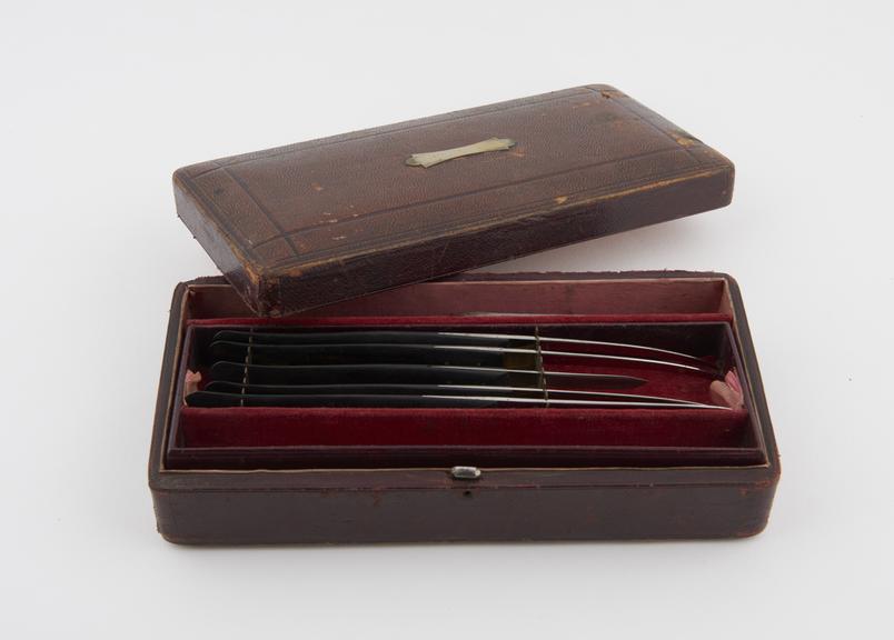 Surgical instrument set