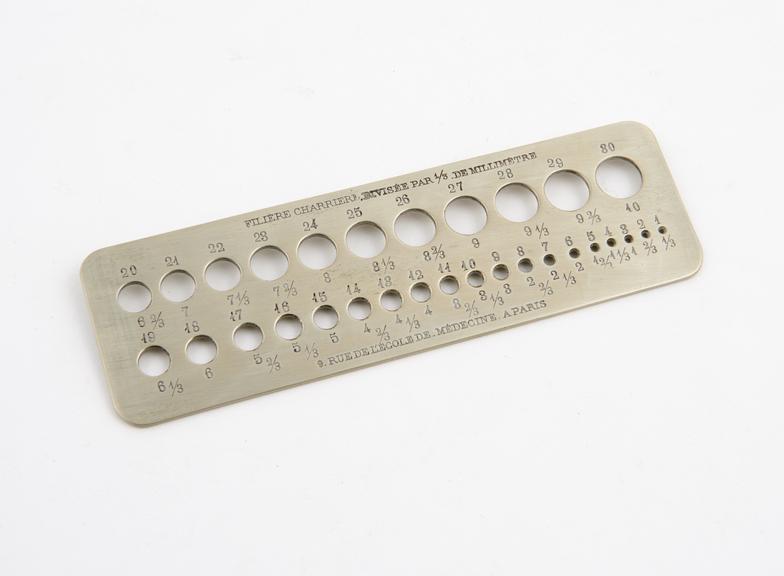 Catheter gauge, with English and French calibrations