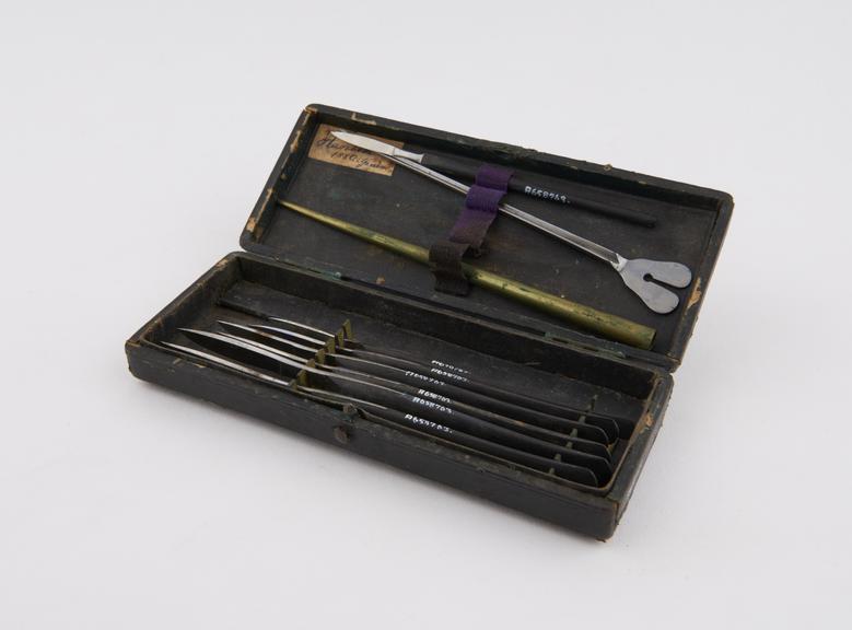 Dissection(?) set, leatherette, dated 1880, French