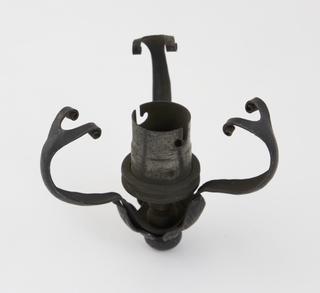 Bayonet socket with 3 wrought iron antlers