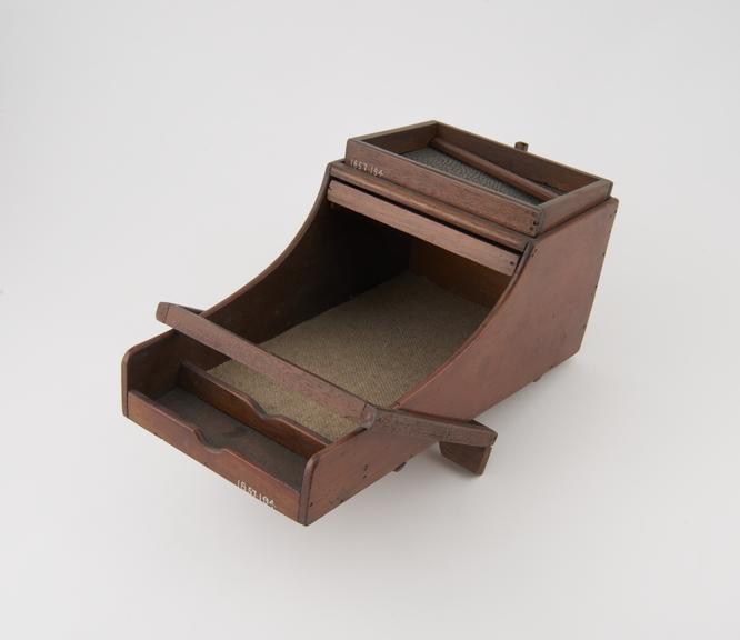 Model of cradle for washing alluvial gold (scale 1.12)