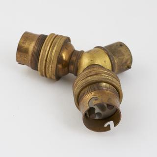 Double bayonet socket