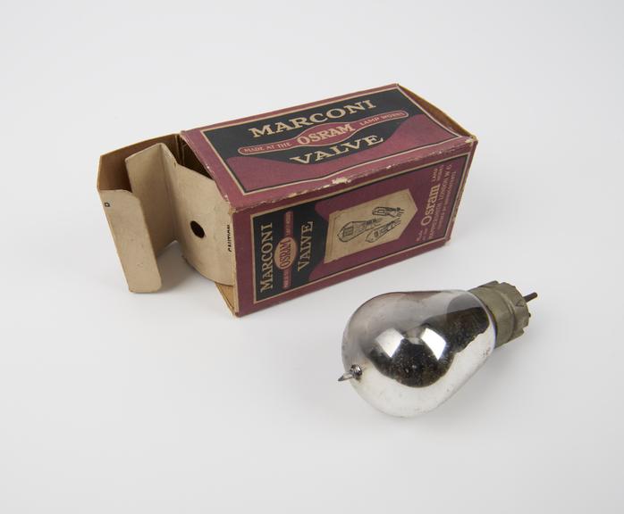 Marconi Osram valve, type DE5, marked 11667, external pip