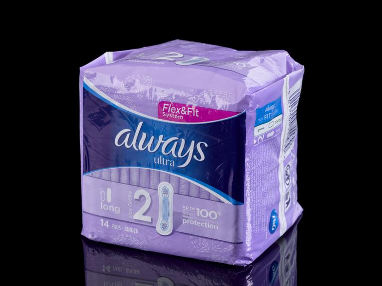 One packet of Always Ultra, size 2, containing 14 pads