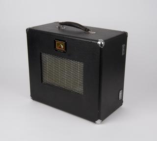 Amplifier unit for use with Portable disc recorder