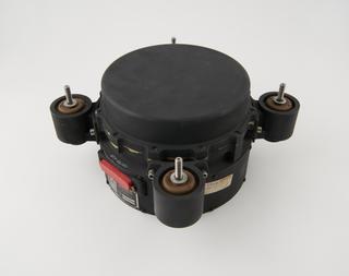 Satellite tape recorder, for data storage, 1970-72