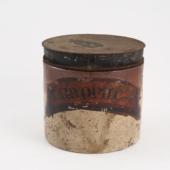 Salt-glazed stoneware storage jar for cloves