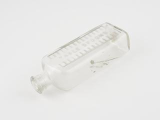 Glass dispensing bottle