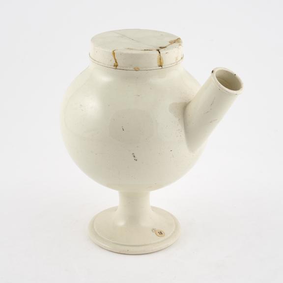 Creamware syrup jar with lid, English, 1770-1825