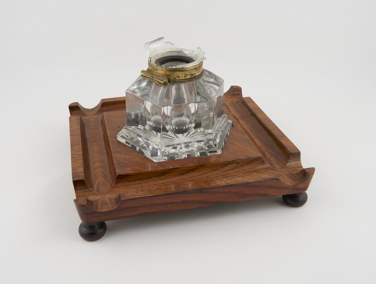 Wooden inkstand, with hexagonal cut glass inkwell with brass