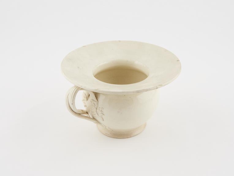 Spittoon, pottery, c. 1780, from Leeds