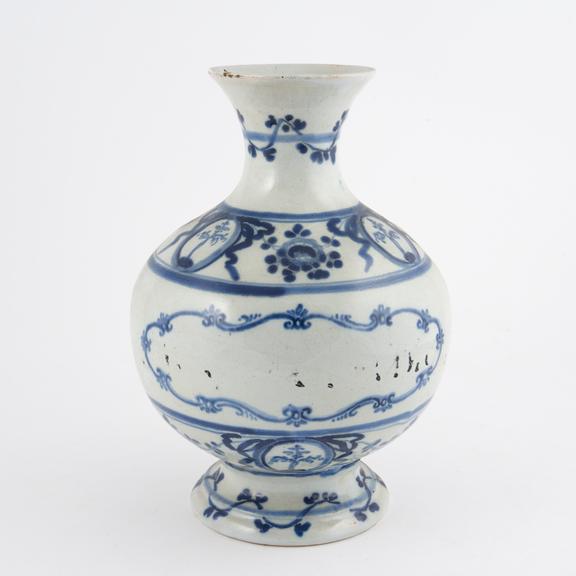 Blue and white pharmacy jar, North Italy, 1701-1850