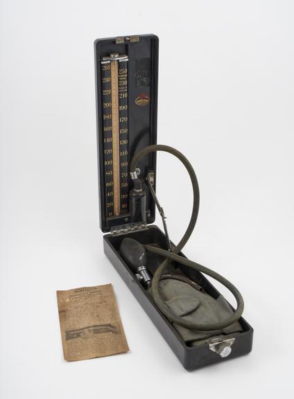 Lifetime Baumanometer sphygmomanometer by W. A. Baum Co