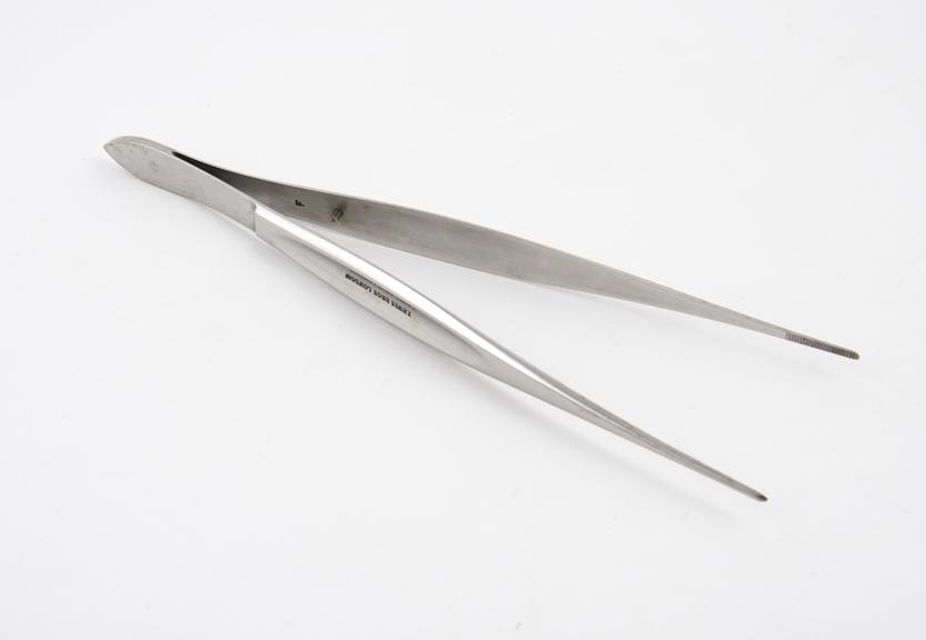 Pair of tissue forceps, non toothed, 1 of 2