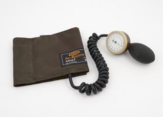 Aneroid sphygmomanometer with 2-inch dial by Accoson�