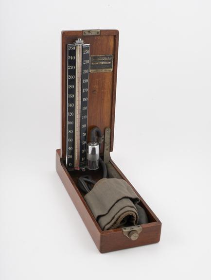 Accosson sphygmograph by Cossor, London, c.1945