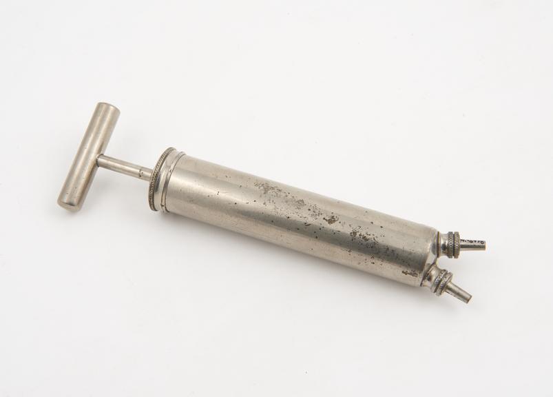 Aspirator, with two nozzles