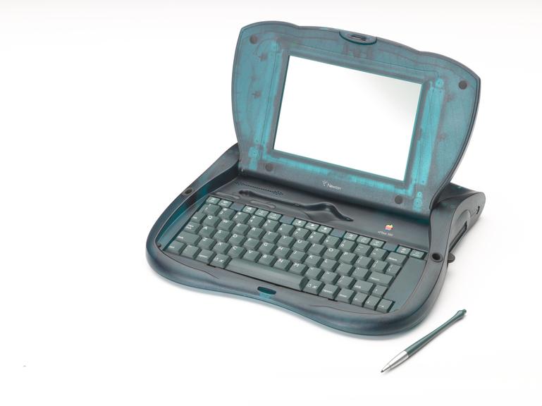 Apple Newton eMate 300 laptop, 1997 | Science Museum Group Collection