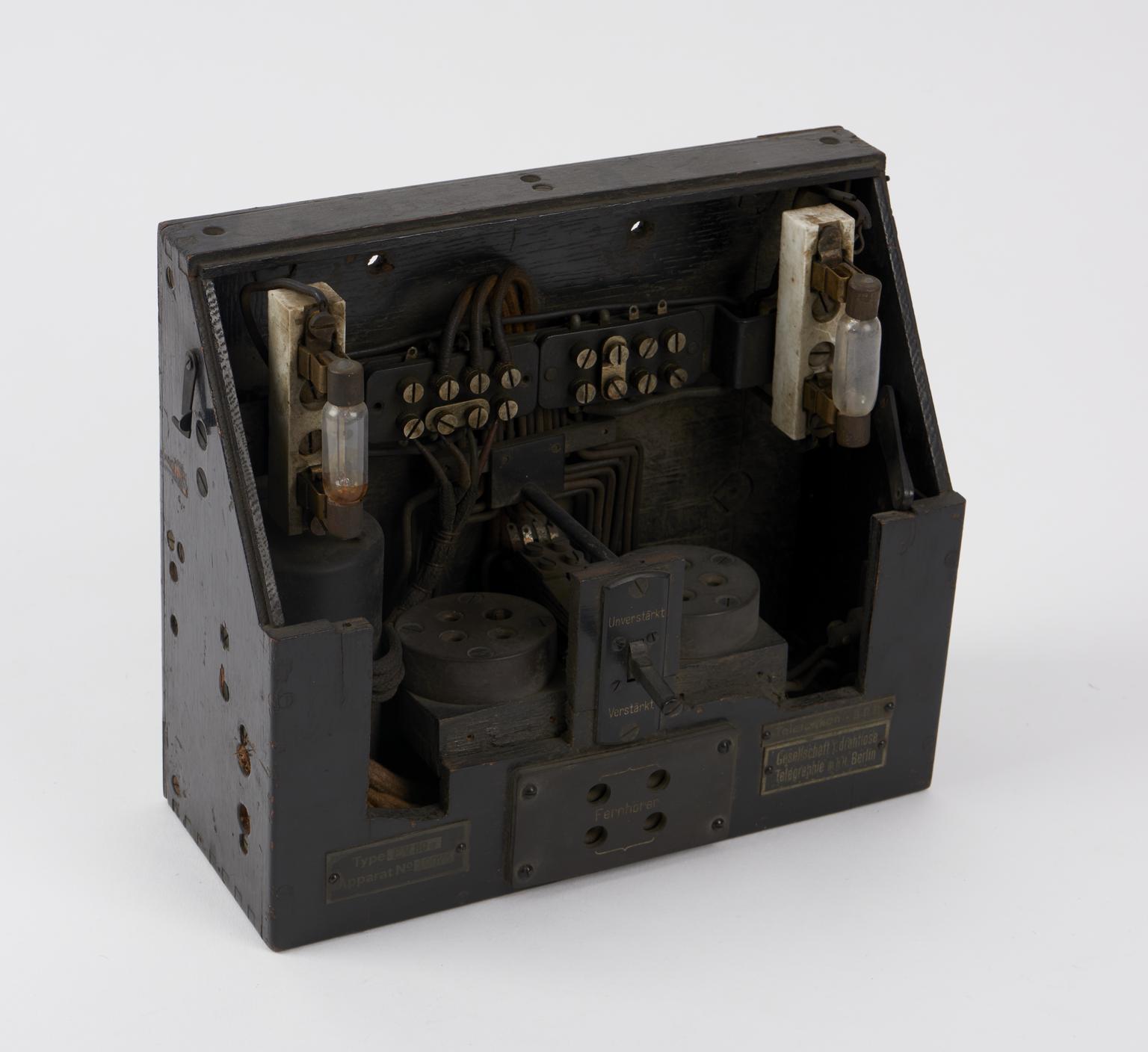 German two-valve low-frequency amplifier from the First World War, 1914-1918