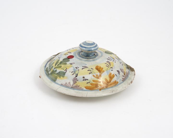 Pharmacy jar lid, tin glazed earthenware, Italian, 18th century