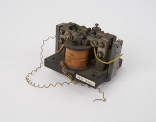Polarised relay used on D.C. selective ringing telephone omnibus circuit