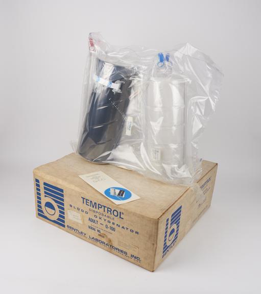 Temptrol' disposable blood oxygenator model Q100, adult size