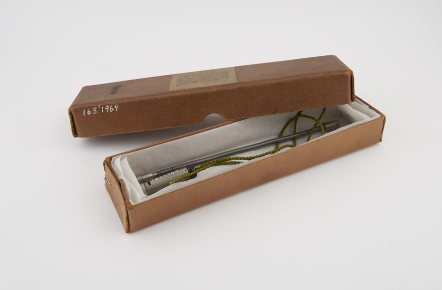 Diagnostic light, steel and lead, in cardboard box