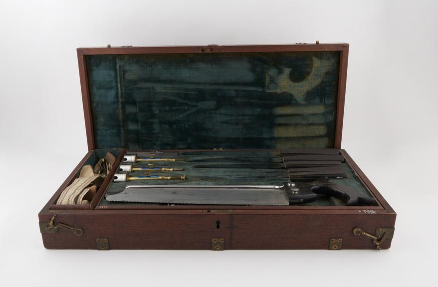Surgical instrument set