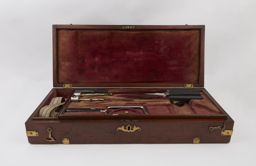 Surgical instrument set