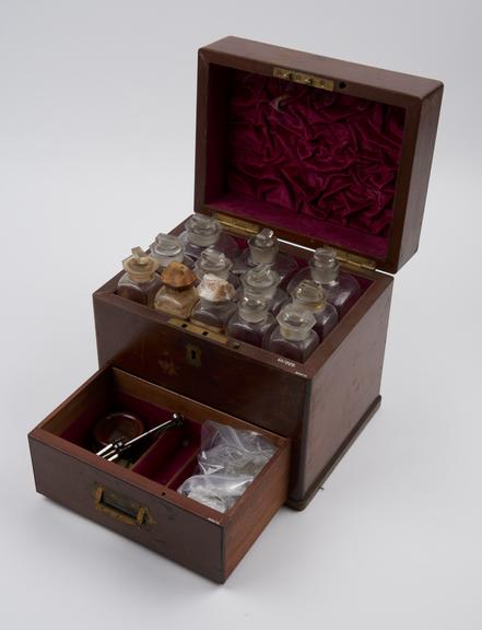 Medicine chest, mahogany