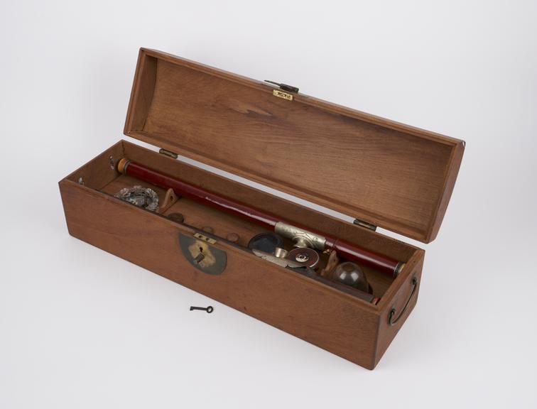 Opium smoking set, composed of opium pipes and accessories