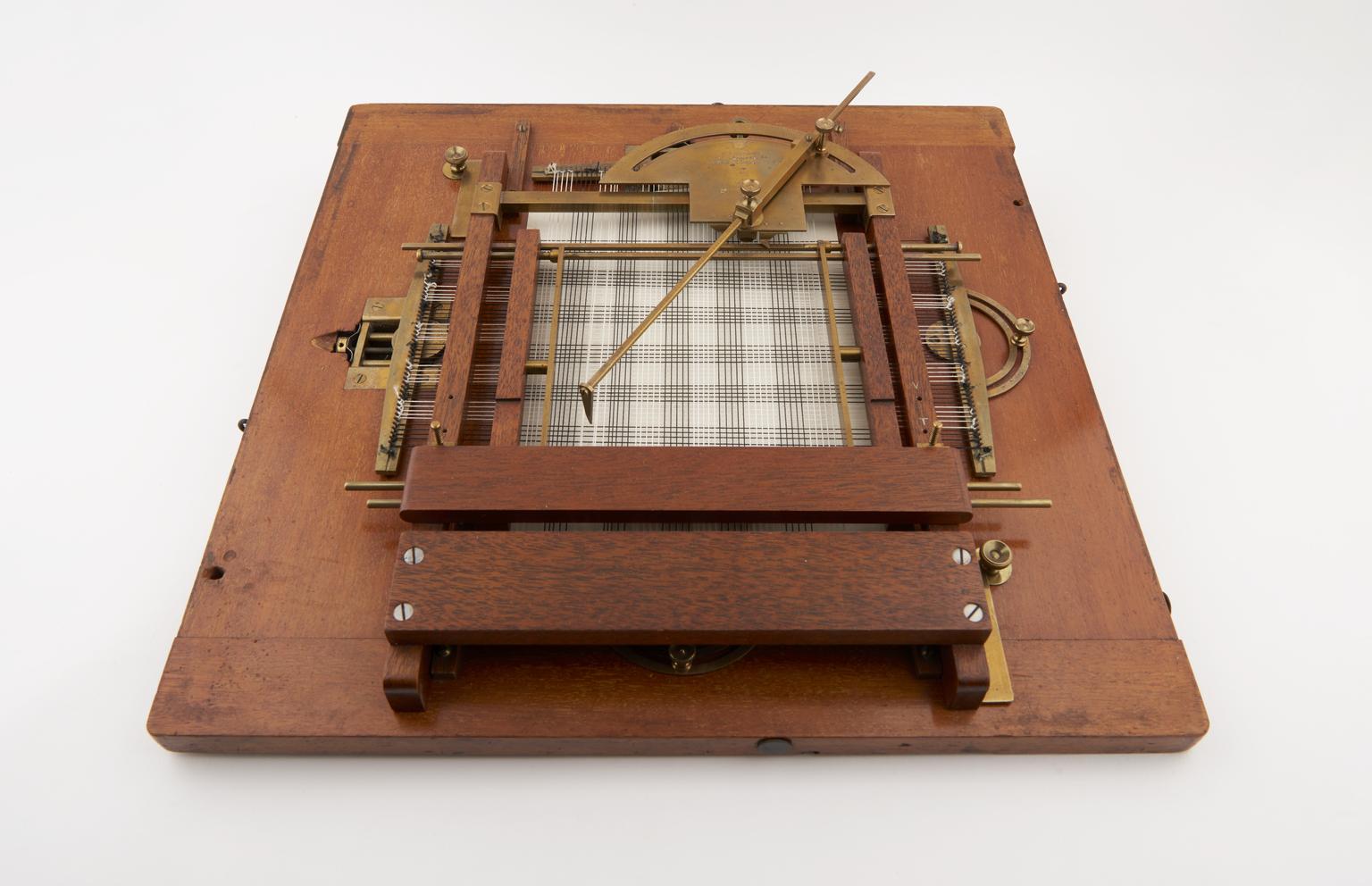 Graticule 2-dimensional indicator with output chart brass and mahogany ...